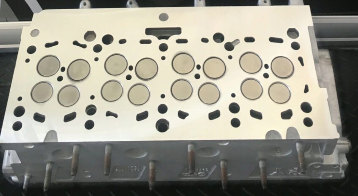 1a437d4e2b4ef13ae5eed890522f0945.jpg Głowica AUDI VW SEAT 2.0 TDI CR CAG CBA CBB CAH - obrazek 1